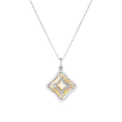 六福珠寶18K金頸鏈 - "幸運四葉草"18K金(白色)鑽石貝母頸鏈