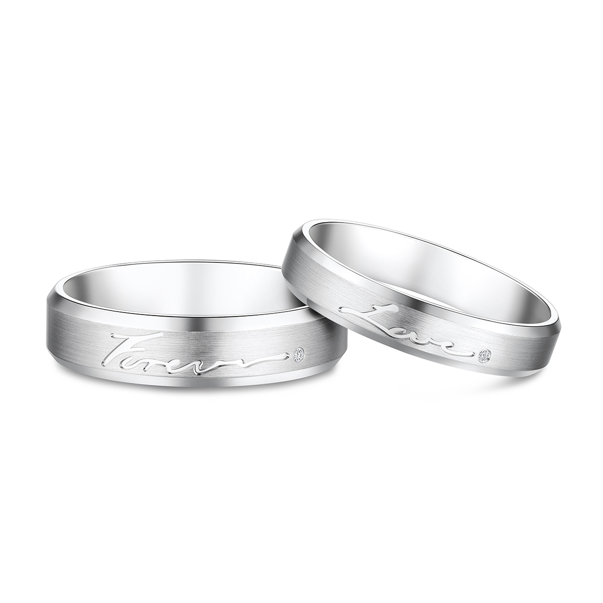 六福珠寶18K金對戒 - "Love Forever"18K金(白色)鑽石情侶對戒(男戒)