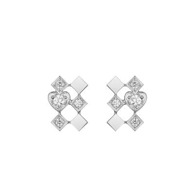 六福珠寶18K金耳環 - "幾何拼合"18K金(白色)拼合圖案鑽石耳環