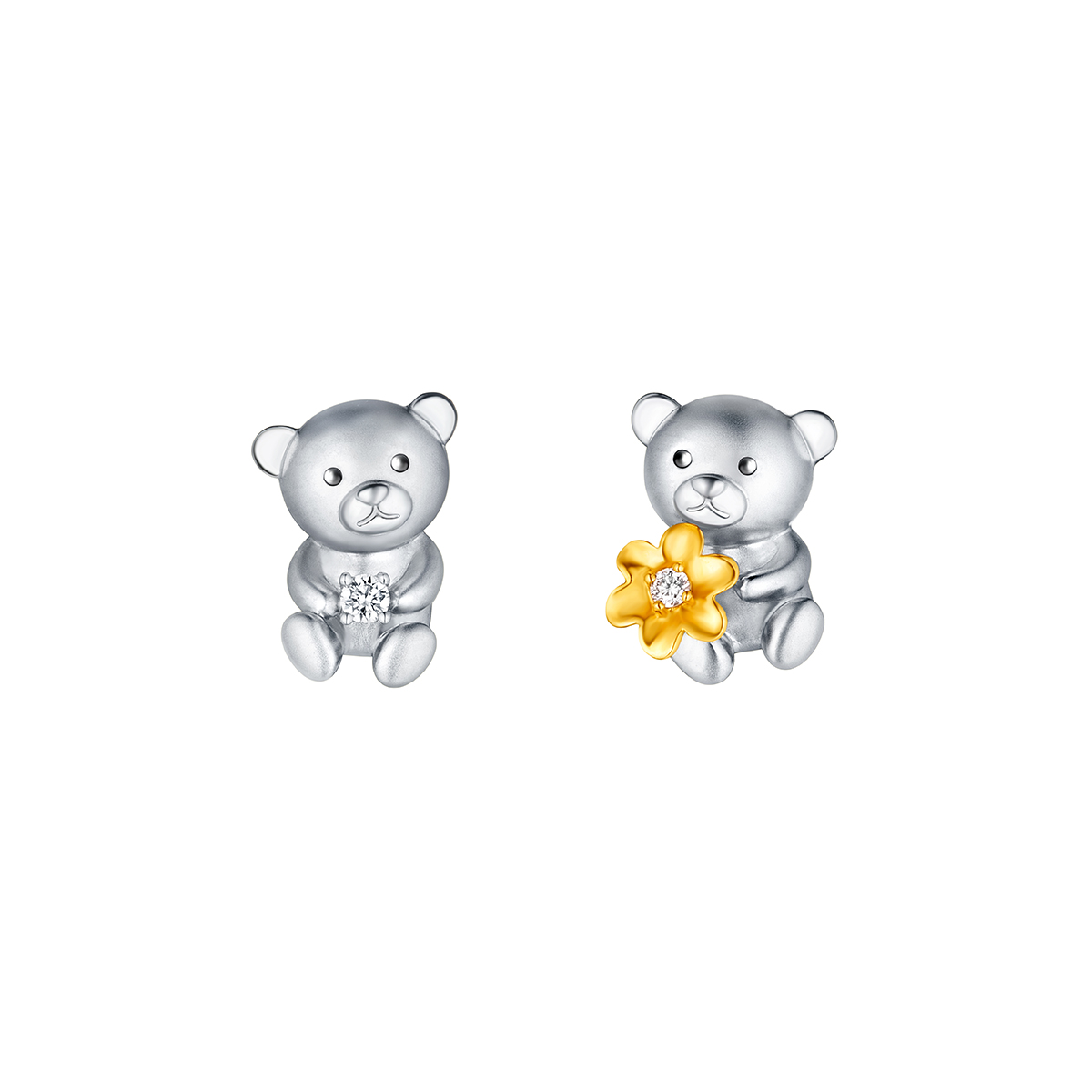 六福珠寶18K金耳環 - 【LISTING CLOSED】"甜蜜小熊"18K金(分色)鑽石耳環