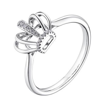 六福珠寶18K金戒指 - "優雅皇冠"18K金(白色)鑽石戒指