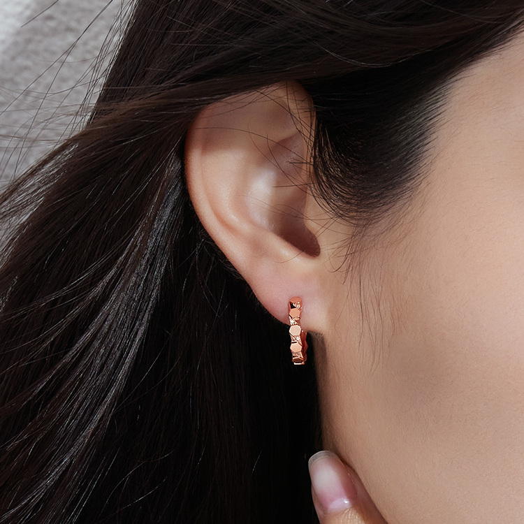 六福珠寶18K金耳環 - "Hexicon"18K金六邊形鑽石耳環-多色選擇