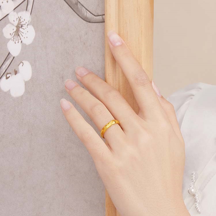 六福珠寶黃金對戒 - "相伴一生"999.9黃金情侶對戒(女戒)