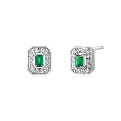 六福珠寶18K金耳環 - "凝彩美寶"18K金(白色)祖母綠鑽石耳環