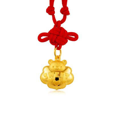 六福珠寶黃金吊墜 - "輕鬆小熊"千足金如意鎖包連精美頸繩及儲錢箱禮盒