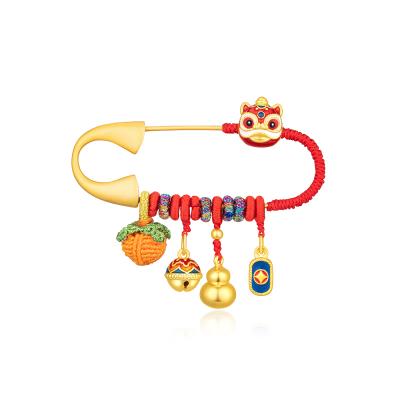 六福珠寶黃金工藝品 - "納福•如意"寶寶別針999足金飾品