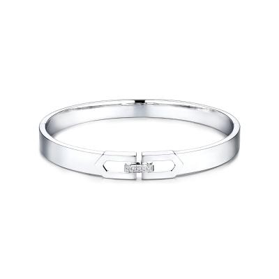 六福珠寶18K金手鐲 - “相扣”18K金(白色)鑽石手鐲(男款)