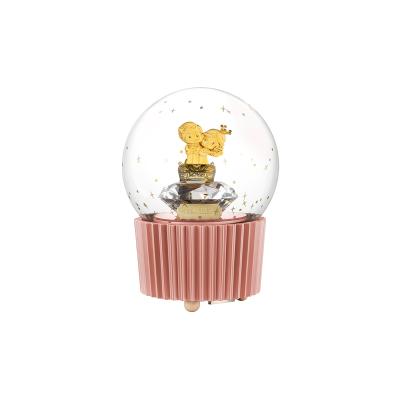 六福珠寶黃金擺件 - “為愛啟程”999足金音樂水晶球擺件