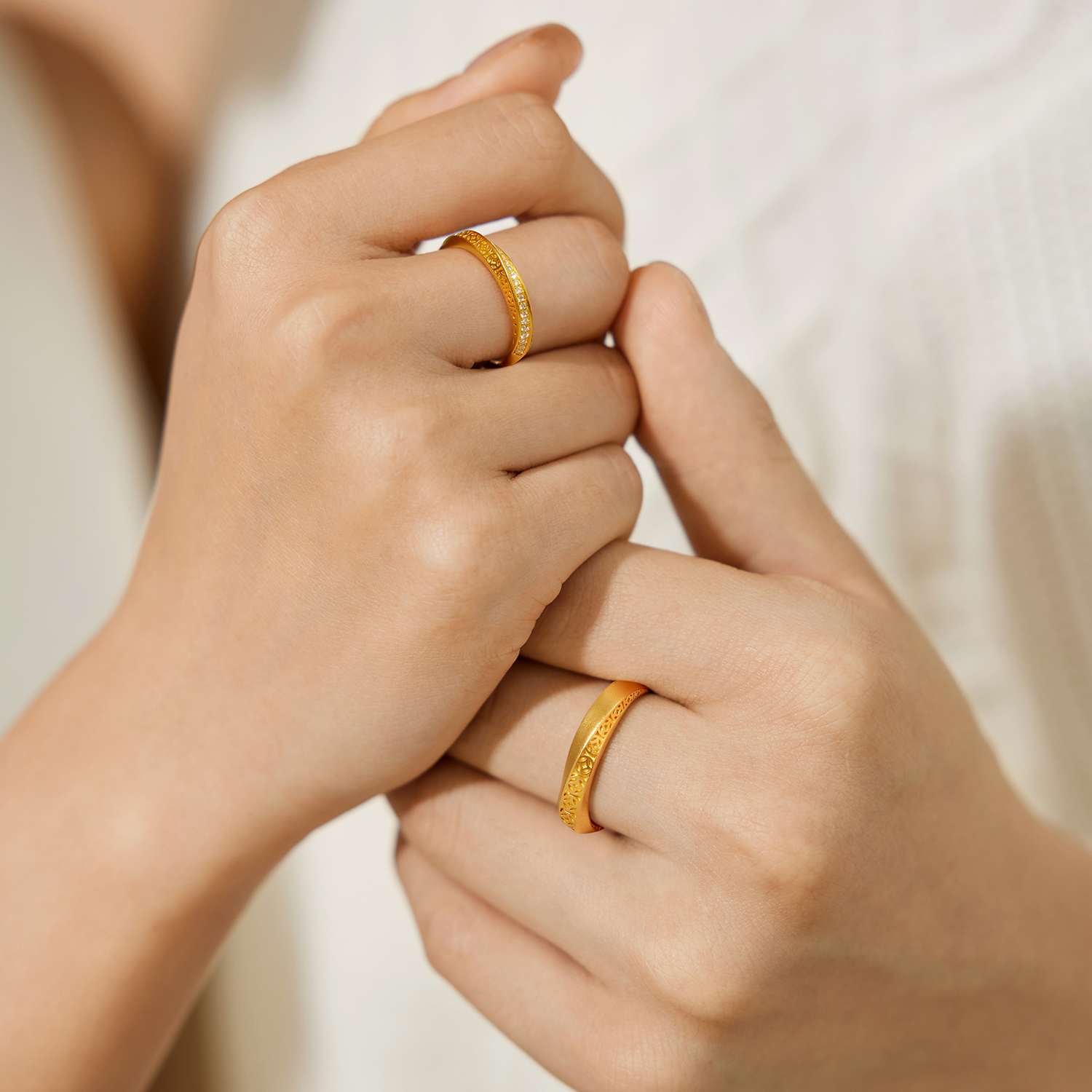 六福珠寶黃金戒指 - “浪漫軌跡”999足金鑽石戒指