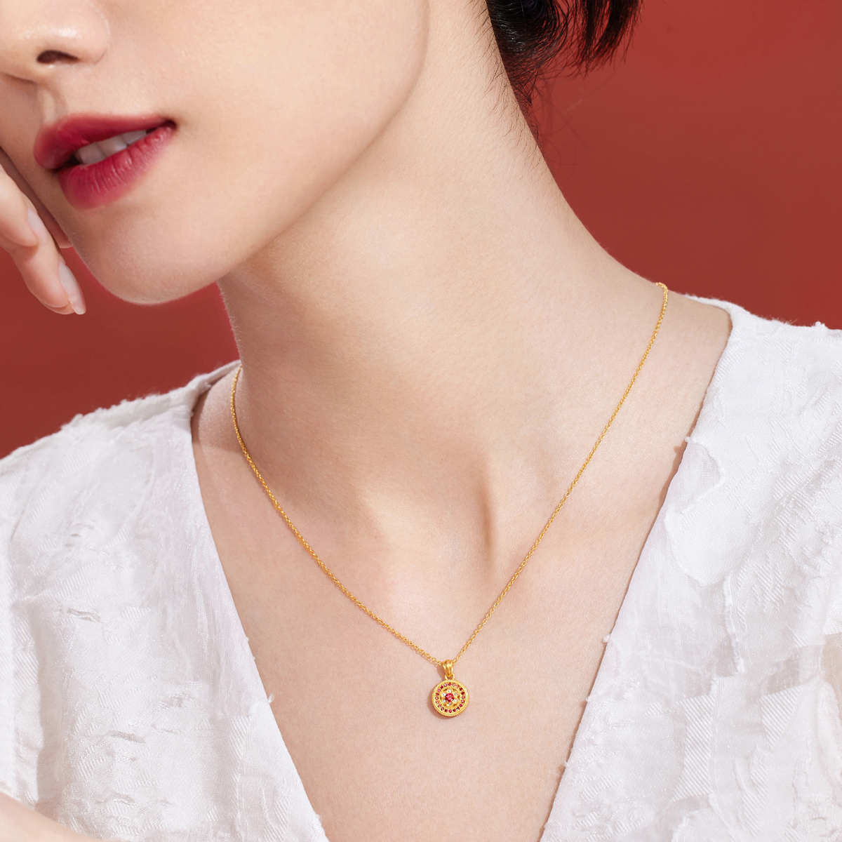 六福珠寶黃金吊墜 - "福蓮平安"999.9黃金紅寶石鑽石吊墜