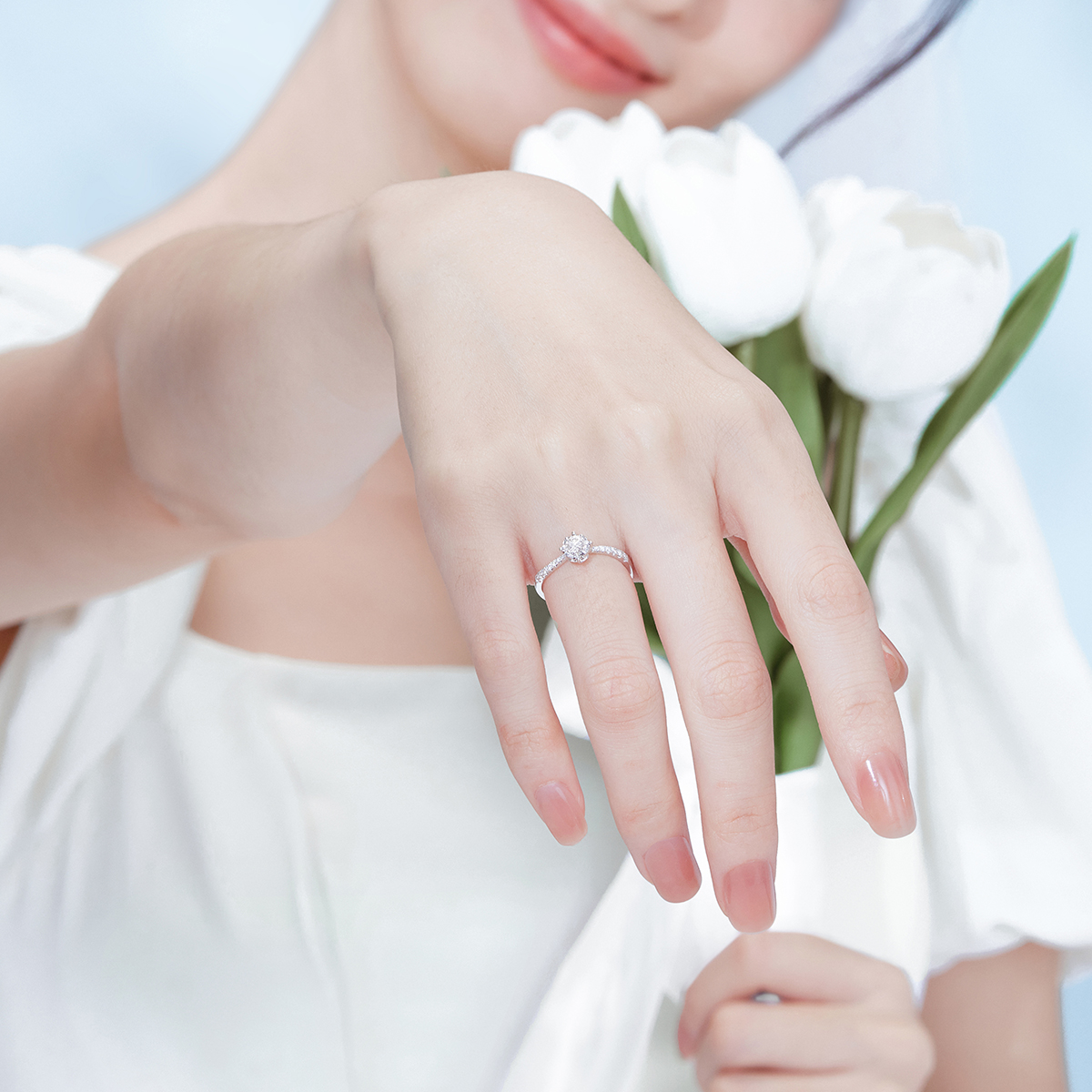 六福珠寶18K金戒指 - 愛很美18K金(白色)鑽石戒指(放閃車花工藝)