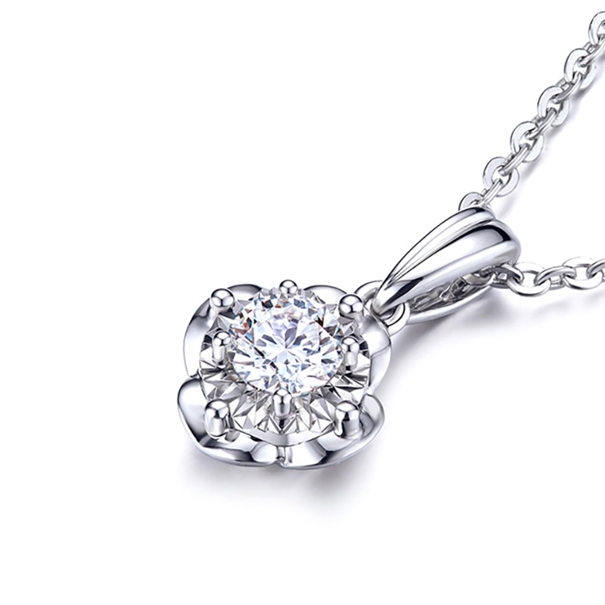 六福珠寶18K金吊墜 - "花映"18K金(白色)鑽石吊墜(放閃車花工藝)