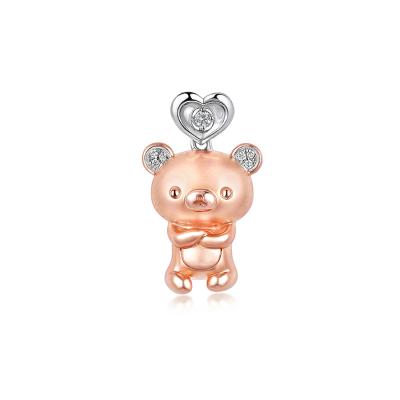 六福珠寶18K金吊墜 - "愛心小熊"18K金(分色)鑽石吊墜