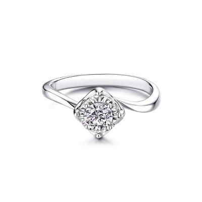 六福珠寶18K金戒指 - "愛的星空"18K金(白色)鑽石戒指(放閃車花工藝)