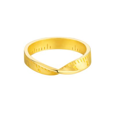 六福珠寶黃金戒指 - "愛在咫尺"尺圈造型999足金戒指