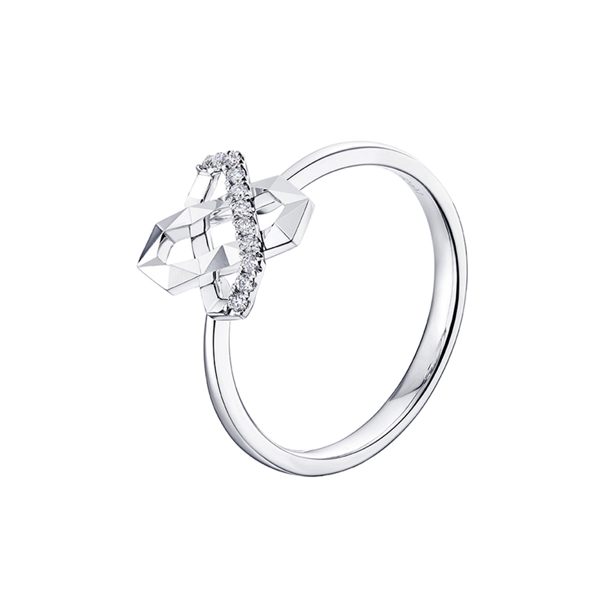 六福珠寶18K金戒指 - “交叉迴紋”18K金(白色)鑽石戒指