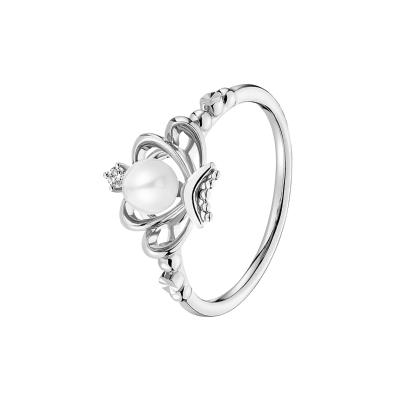 六福珠寶18K金戒指 - “貝愛"18K金(白色)鑽石珍珠戒指