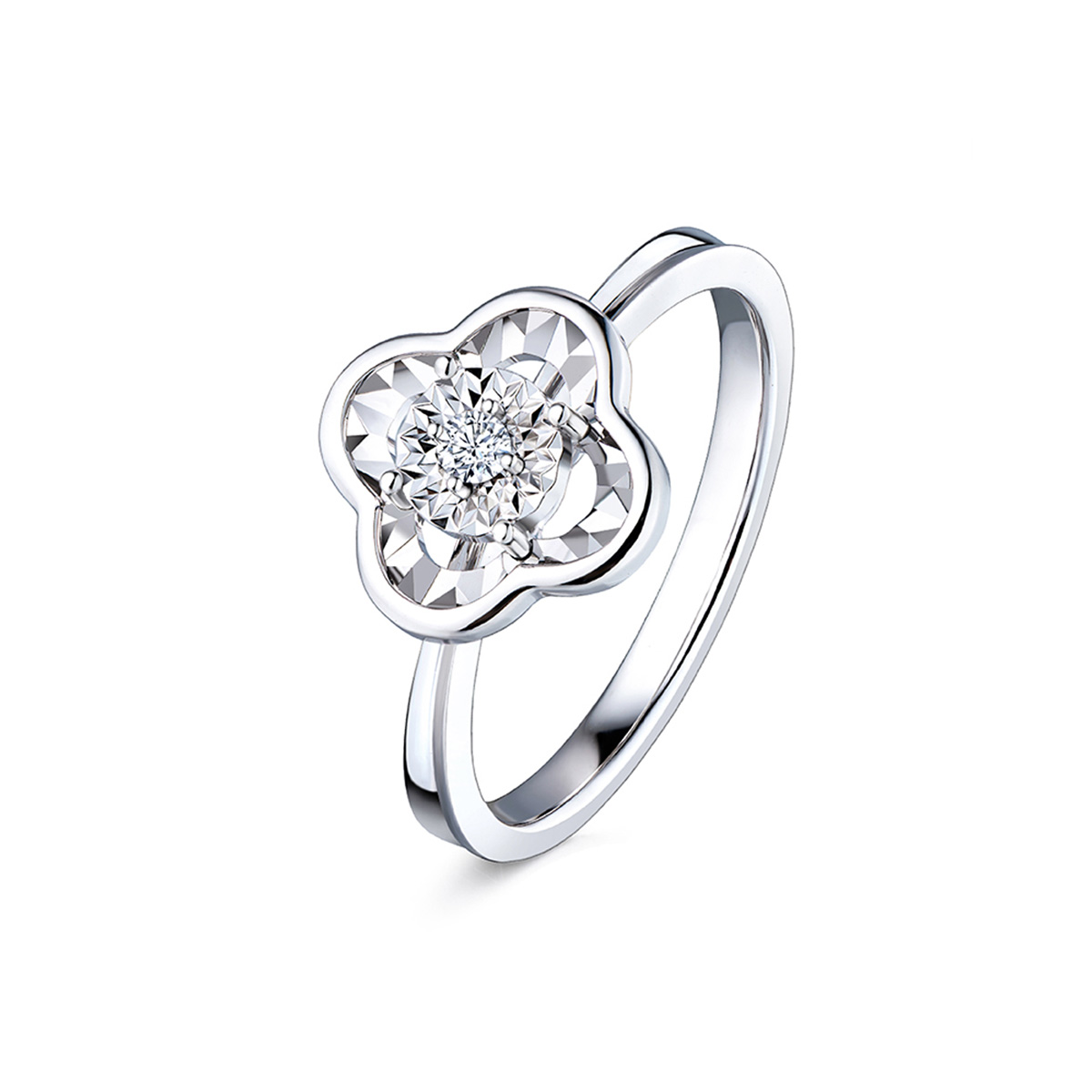 六福珠寶18K金戒指 - "映花"18K金(白色)鑽石戒指(放閃車花工藝)