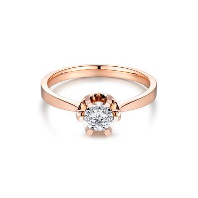 六福珠寶18K金戒指 - “Hexicon”18K玫瑰金長方爪鑽石戒指(放閃車花工藝)