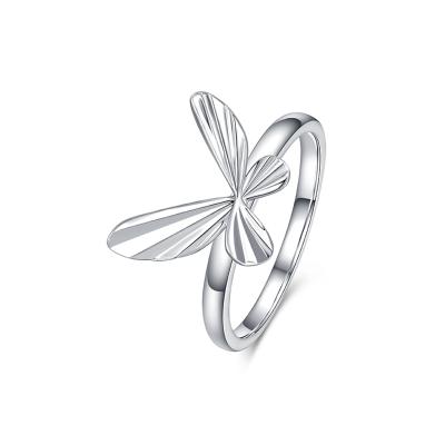 六福珠寶鉑金戒指 - "自由蝶影"950鉑金戒指