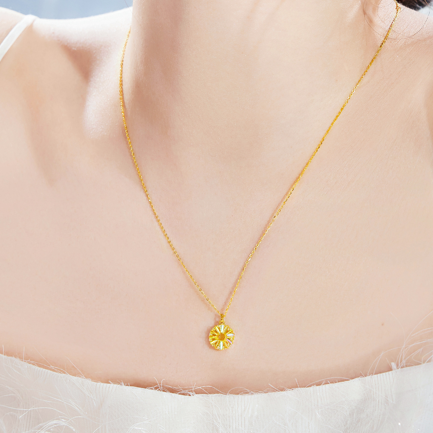 六福珠寶黃金頸鏈 - “冰‧鑽太陽”999足金頸鏈