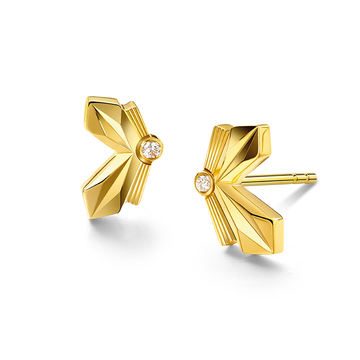 六福珠寶黃金耳環 - "蝶舞飛揚"999足金鑽石耳環