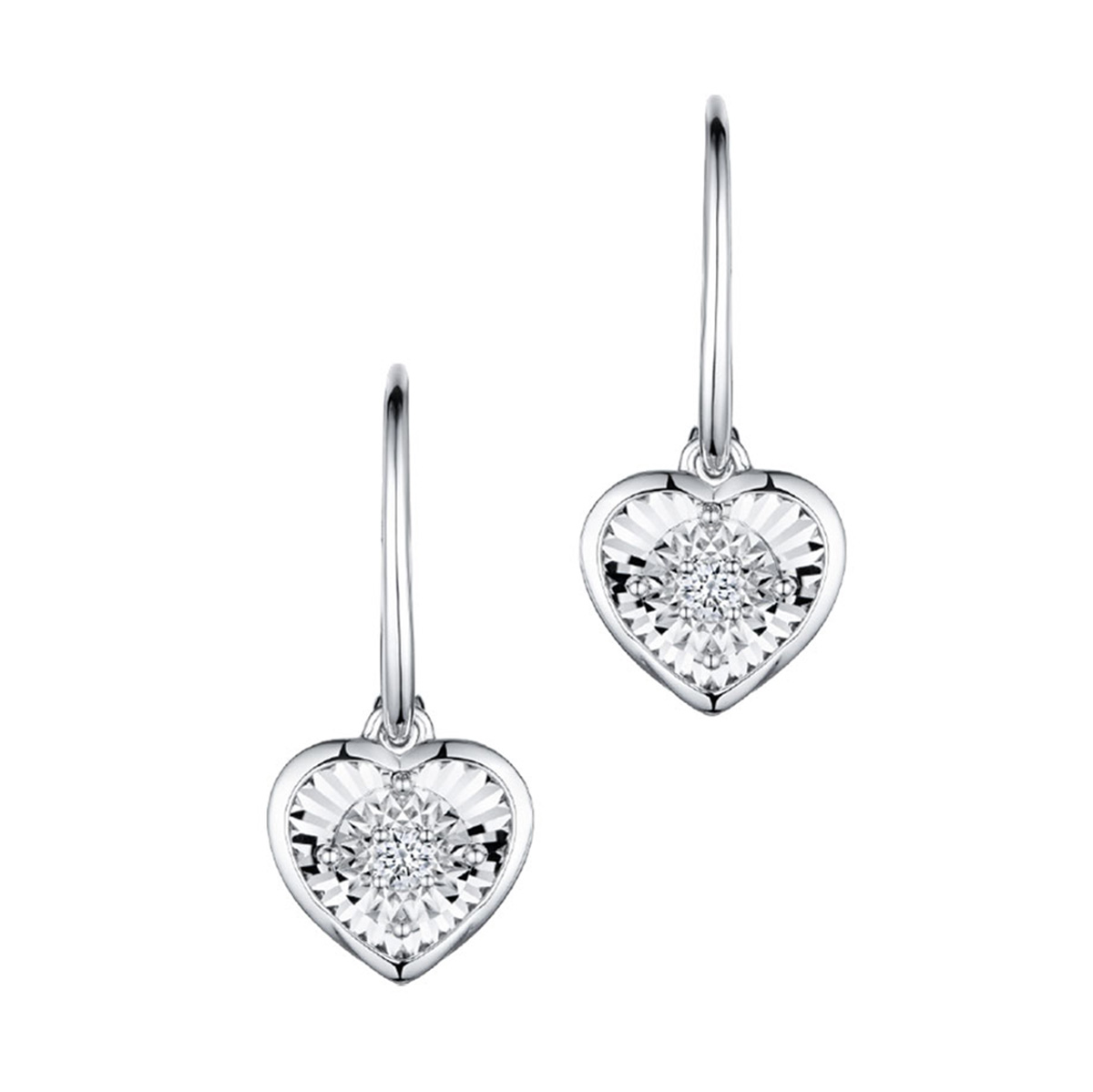 六福珠寶18K金耳環 - "心愛"18K金(白色)鑽石耳環(放閃車花工藝)