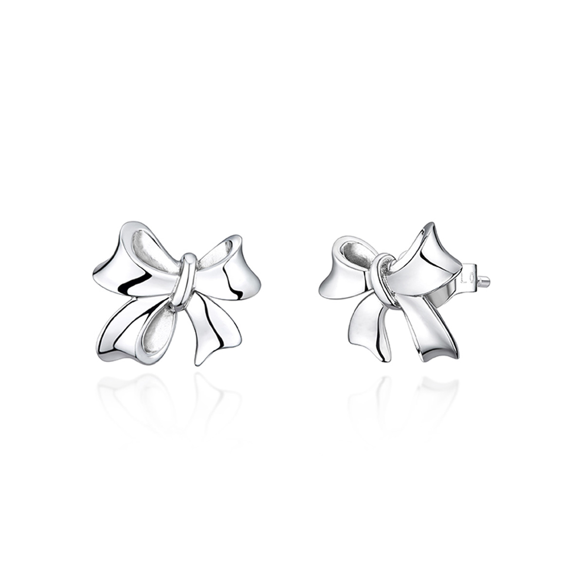 六福珠寶鉑金耳環 - "結•愛"950鉑金耳環