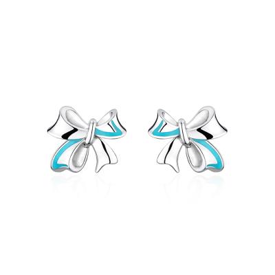 六福珠寶鉑金耳環 - "結•愛"950鉑金琺瑯耳環