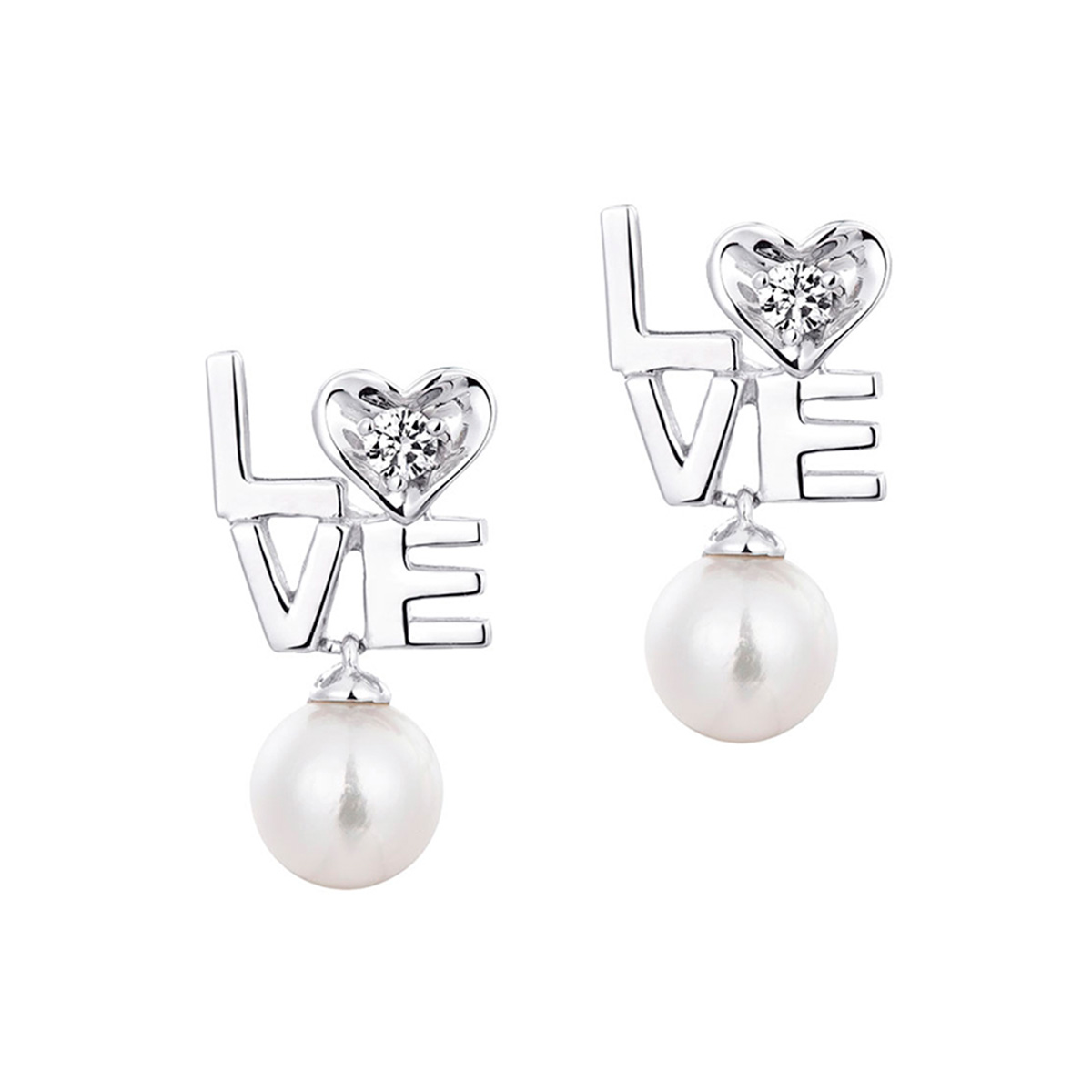 六福珠寶18K金耳環 - "LOVE"18K金(白色)珍珠鑽石耳環