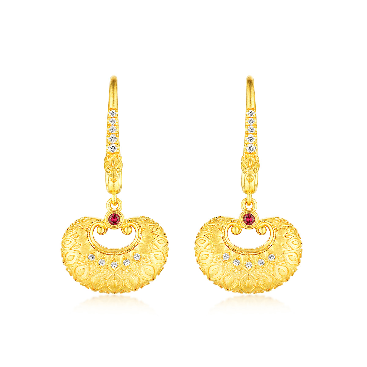 六福珠寶黃金耳環 - “如心「鎖」願”999.9黃金紅寶石鑽石耳環