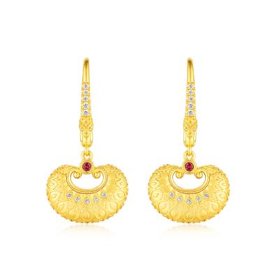 六福珠寶黃金耳環 - “如心「鎖」願”999.9黃金紅寶石鑽石耳環