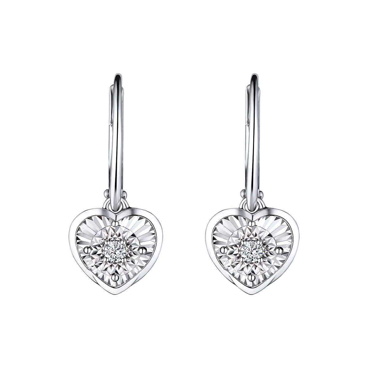 六福珠寶18K金耳環 - "心愛"18K金(白色)鑽石耳環(放閃車花工藝)