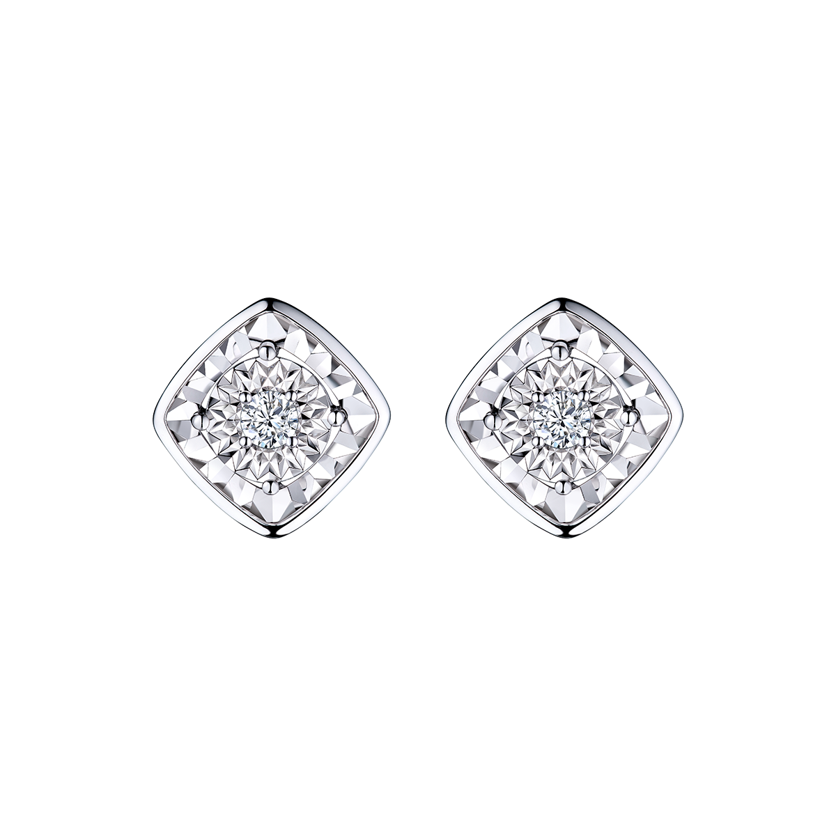 六福珠寶18K金耳環 - "「菱」瓏"18K金(白色)鑽石耳環(放閃車花工藝)