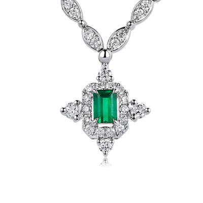 六福珠寶18K金頸鏈 - "凝彩美寶"18K金(白色)祖母綠鑽石頸鏈