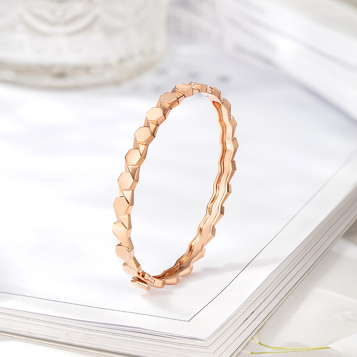 六福珠寶18K金手鐲 - "Hexicon"六邊形18K玫瑰金手鐲(女款)