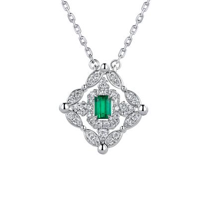 六福珠寶18K金頸鏈 - "凝彩美寶"18K金(白色)祖母綠鑽石頸鏈