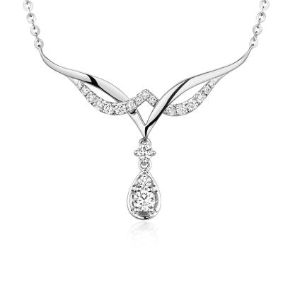 六福珠寶18K金頸鏈 - "遇愛"立體交錯線條18K金(白色)鑽石頸鏈