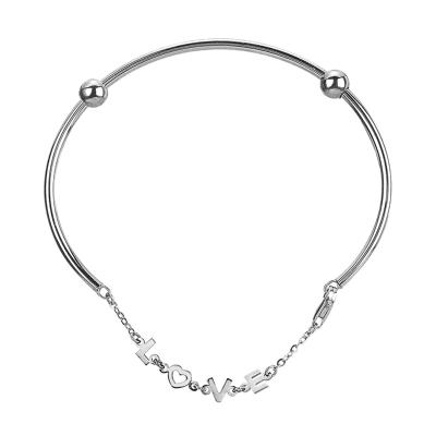 六福珠寶18K金手鐲 - "LOVE"18K金(白色)手鐲