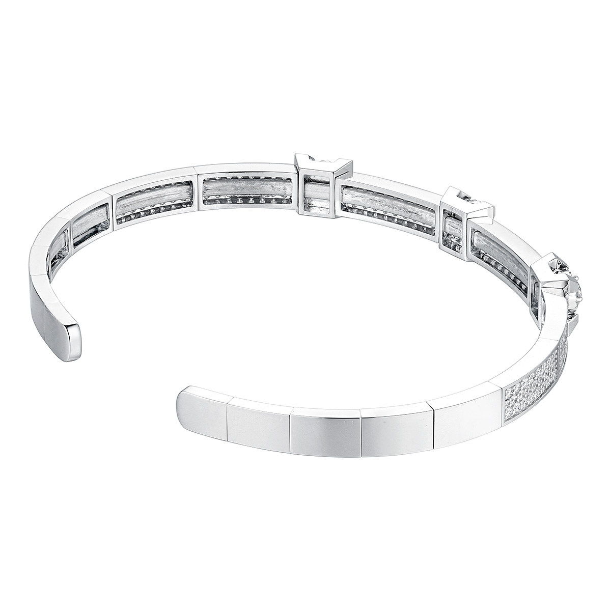 六福珠寶18K金手鐲 - “簡耀鋒芒”18K金(白色)三角爪鑽石手鐲(放閃車花工藝)