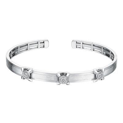 六福珠寶18K白金手鐲 - “簡耀鋒芒”18K金(白色)三角爪鑽石手鐲