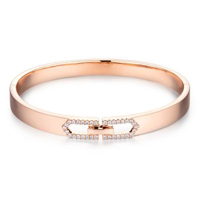 六福珠寶18K金手鐲 - “相扣”18K玫瑰金鑽石手鐲