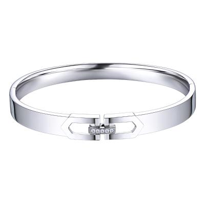 六福珠寶18K金手鐲 - “相扣”18K金(白色)鑽石手鐲(男款)