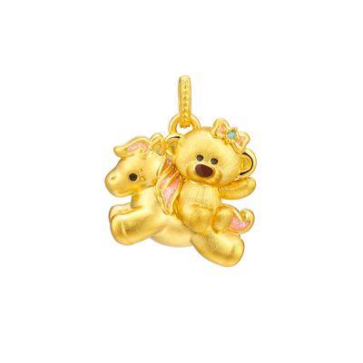 六福珠寶黃金吊墜 - “木馬萌熊”999足金鎏彩吊墜