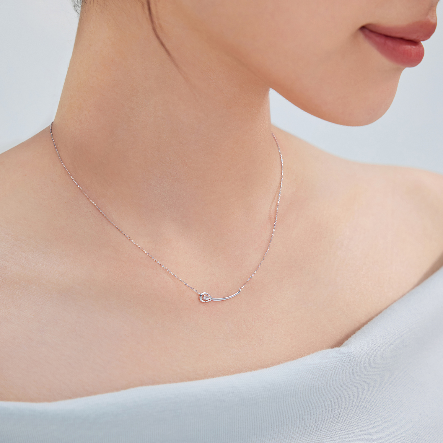 六福珠寶18K金頸鏈 - "心動水滴"18K金鑽石頸鏈-多色選擇