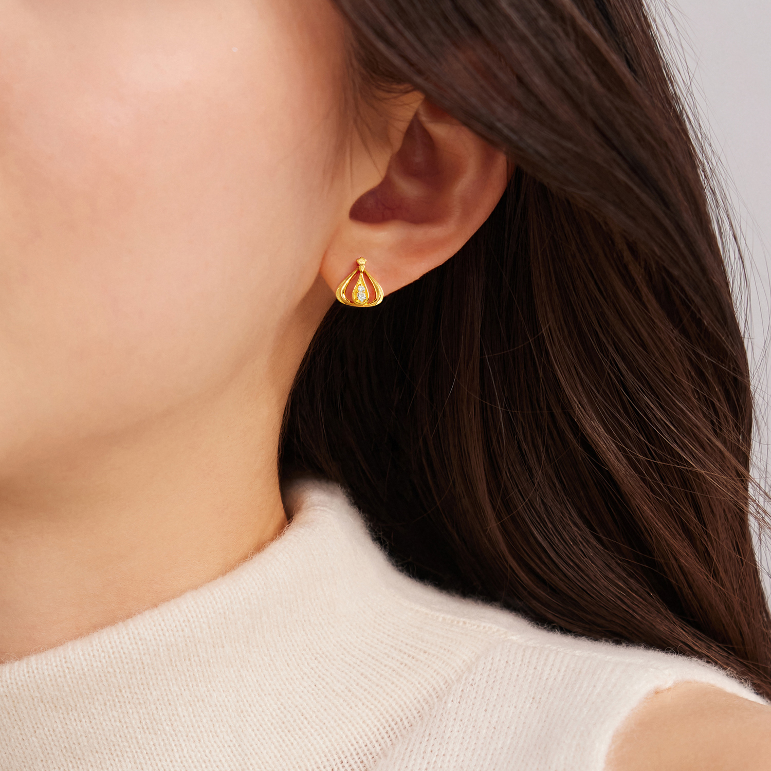 六福珠寶黃金耳環 - "「悅己愛己」香港小姐"999足金鑽石耳環