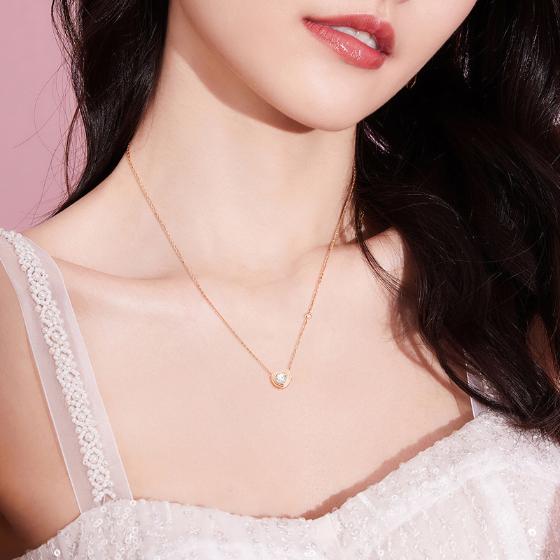 六福珠宝18K金颈链 - "心动信号"18K金(分色)心形钻石颈链