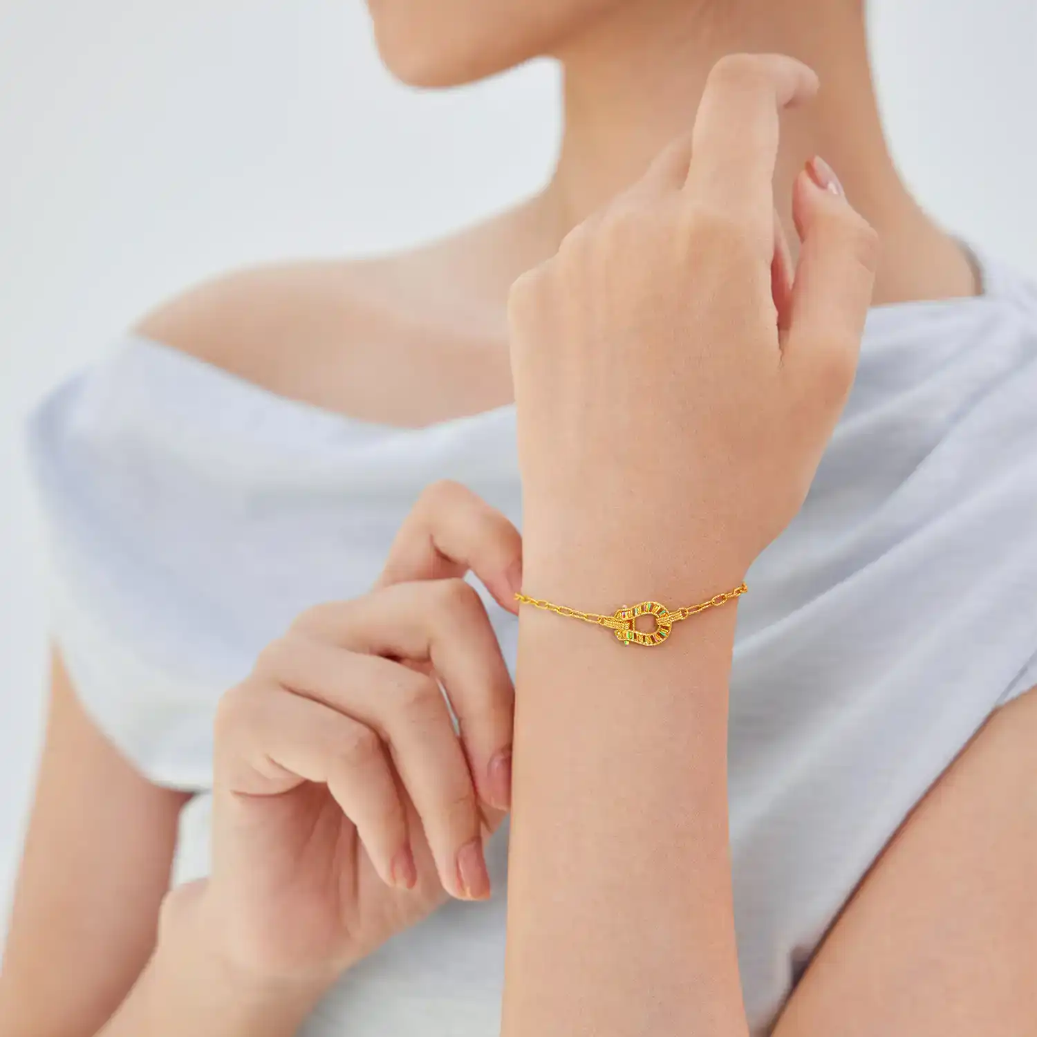 六福珠寶黃金手鏈 - "冰‧鑽馬蹄"999足金手鏈