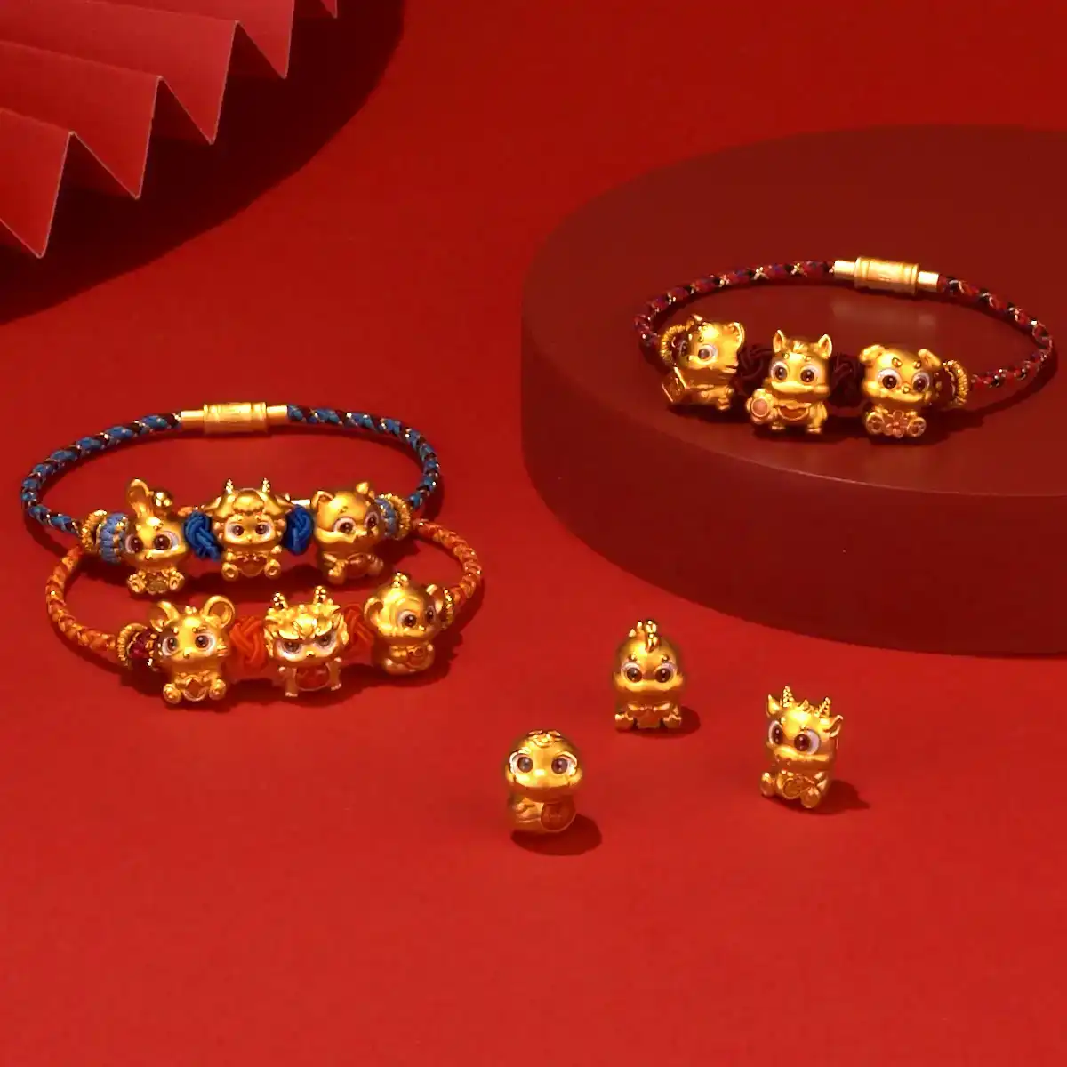 六福珠寶黃金串飾 - “奇趣萌牙-牛”十二生肖999足金串飾連手繩