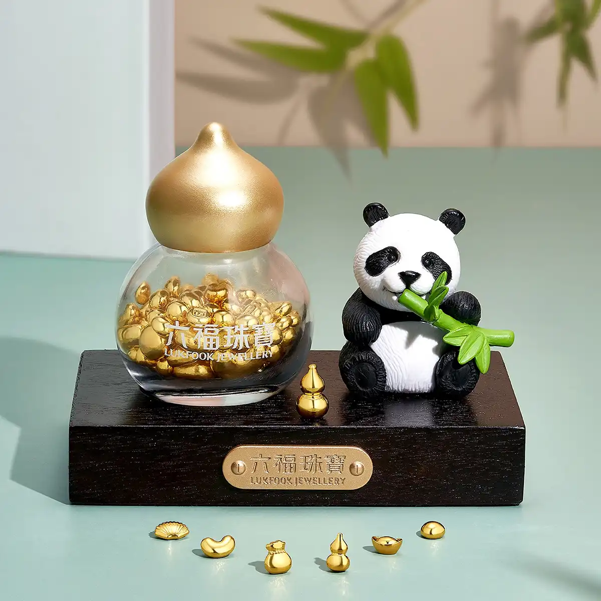 六福珠寶黃金金豆子 - "金花生"999.9黃金花生(3克)–附送木塞玻璃瓶